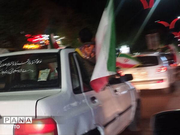 رژه خودرویی شبانه  در شهرستان کاشمر