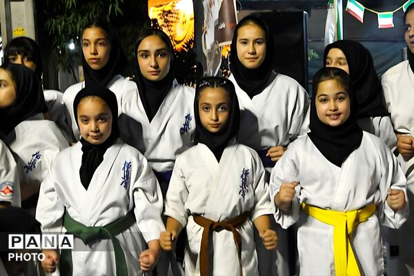 حضور پرشور دانش‌آموزان و فرهنگیان ورامین در موکب شهدای دانش‌آموز و فرهنگی