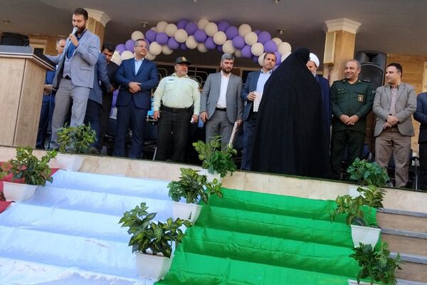 آیین نواختن زنگ سال تحصیلی جدید در قرچک