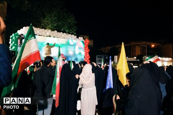نماد ایستادگی مردم شیراز