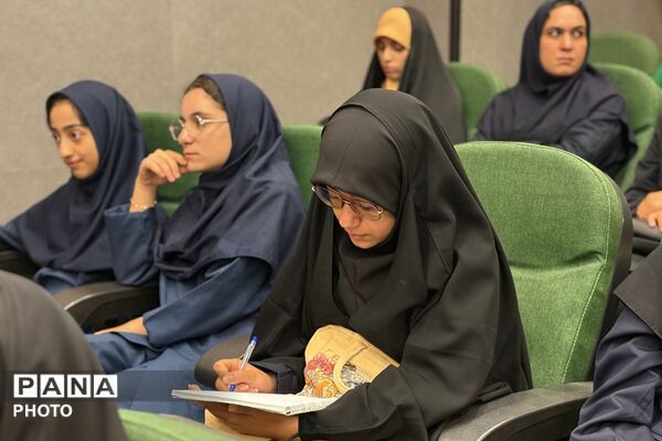 تقدیر از برگزیدگان مسابقات قرآن، عترت، نماز و فرهنگی‌هنری ملارد 
