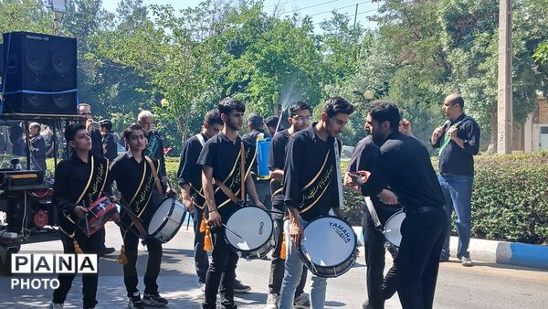 حضور گسترده مردم چهارمحال و بختیاری در مراسم عاشورای حسینی