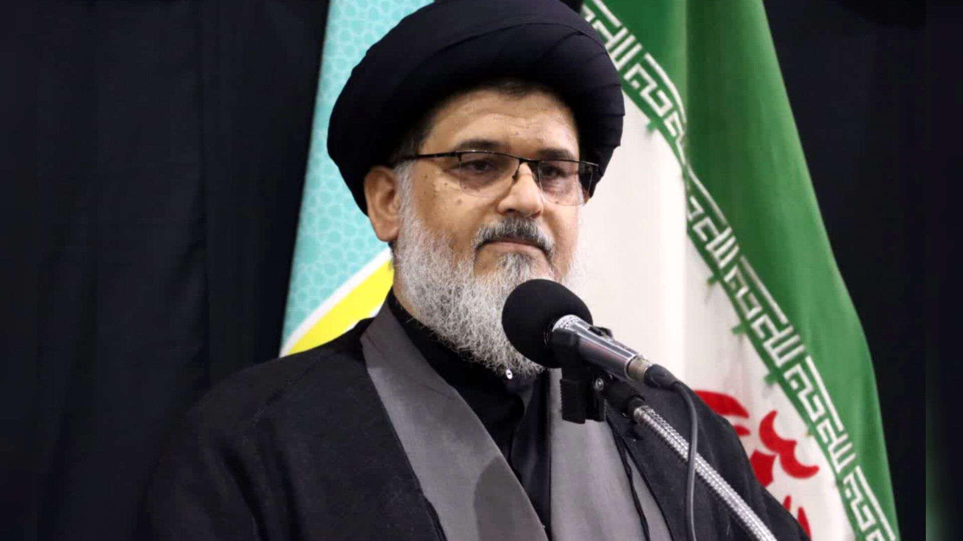 ایران استقلال خود را با خون شهدا به دست آورده و اجازه دخالت به کسی نمی‌دهد