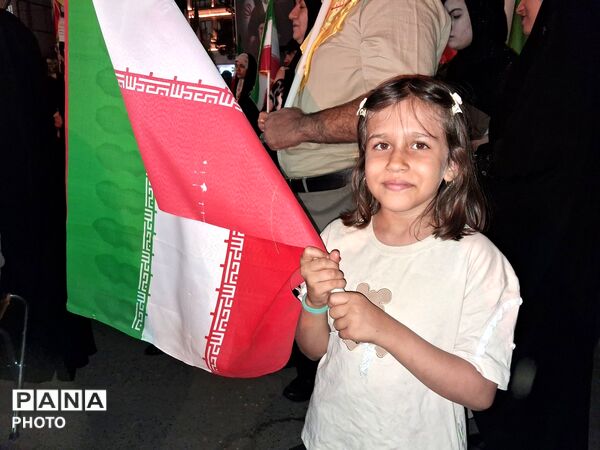 خروش ملت ایران در شب نود و پنجم حماسه میدان داری-٢