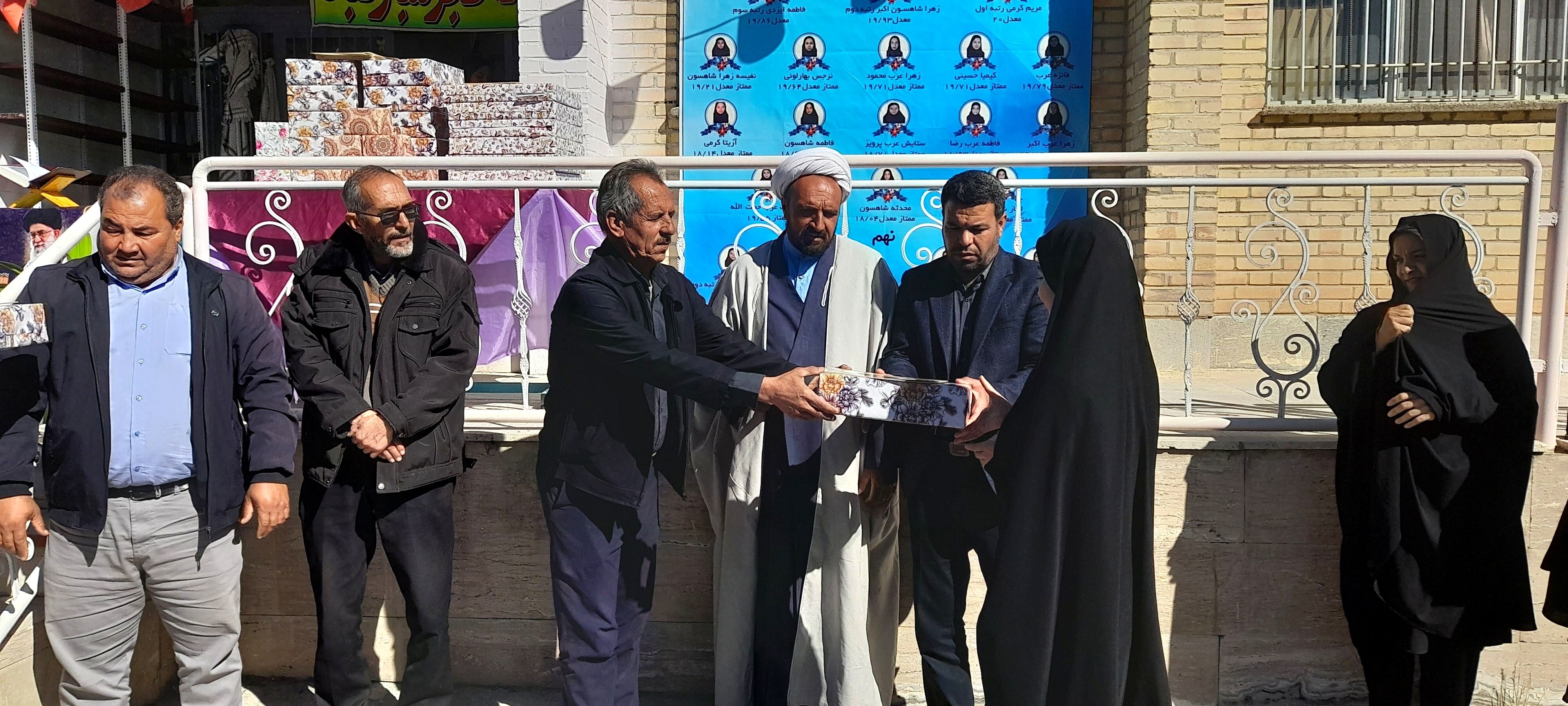 تجلیل از دانش‌آموزان ممتاز آموزشگاه پگاه
