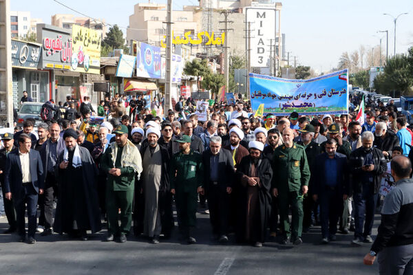 راهپیمایی روز دانش‌آموز در محمدشهر کرج 