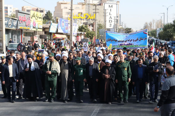 راهپیمایی روز دانش‌آموز در محمدشهر کرج 