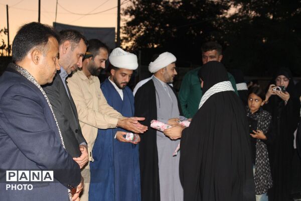دیدار مسئولان سملقان با خانواده شهید قدرتی در هفته دفاع مقدس