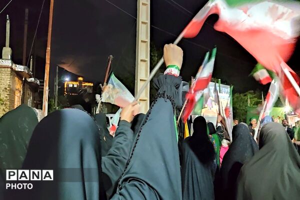 یک دنیا شاهد و مبهوت از حضور خیابانی مردم شهر بار