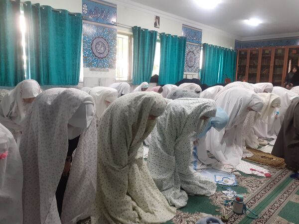 حضور مستمر دانش‌آموزان مدرسه هدی یک در مسجد 