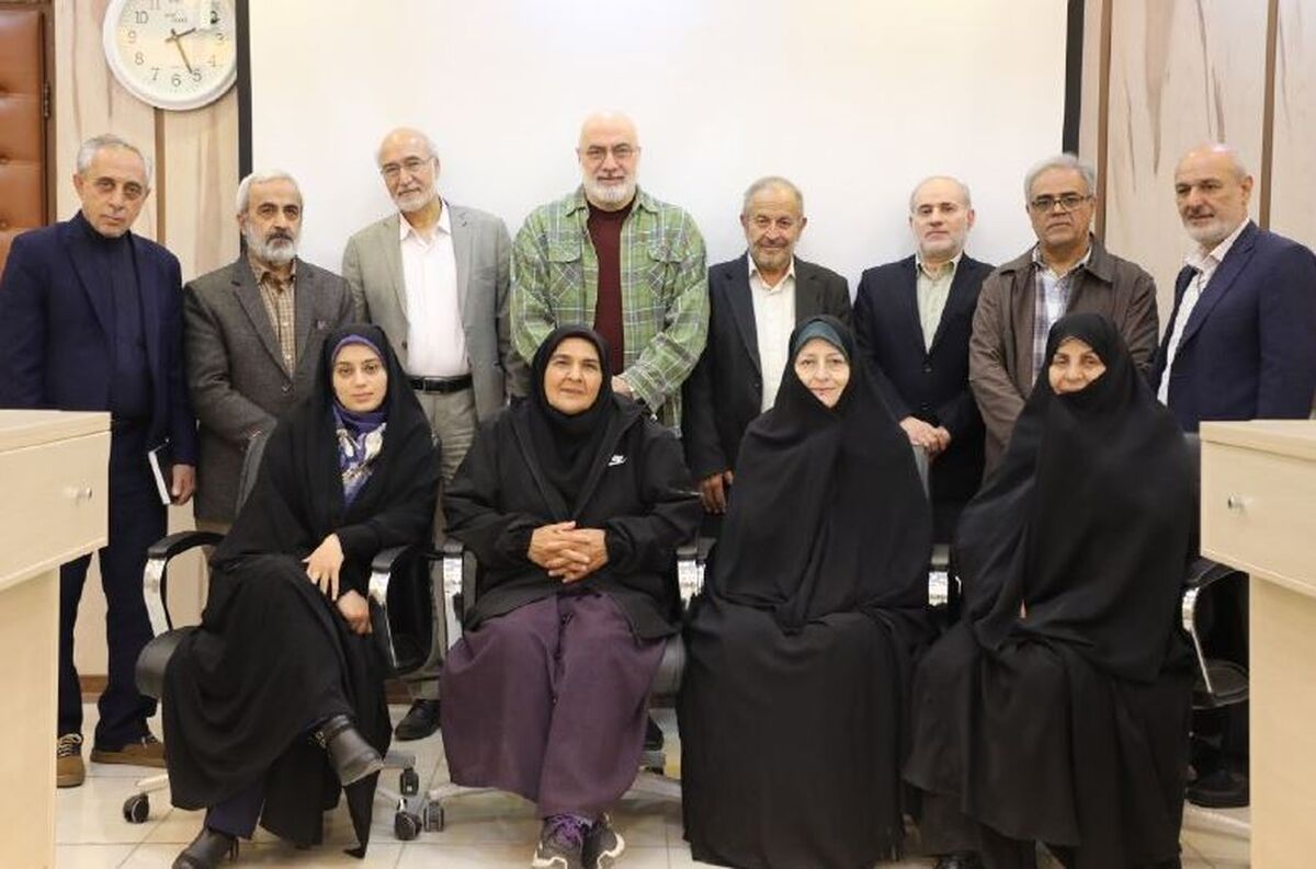 باب گفتمانی برای طرح رویکردهای متعالی انقلاب درخصوص زن و خانواده باید ایجاد شود