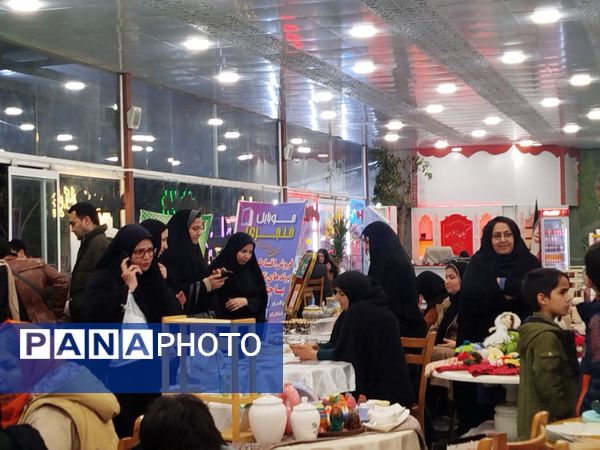 اختتامیه نمایشگاه نوروزی ارغوان در فاروج