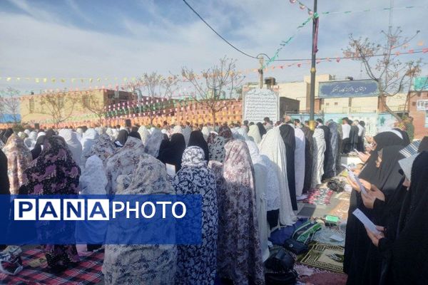 اقامه نماز عید فطر در قیامدشت ناحیه یک ری