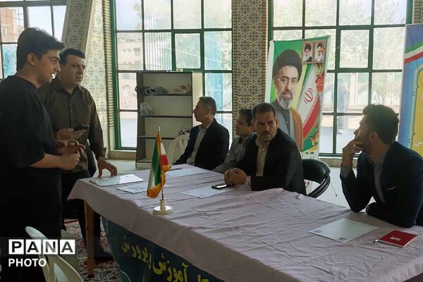 میز خدمت آموزش و پرورش خراسان شمالی در نماز جمعه؛ پاسخگویی مستقیم به مطالبات مردم