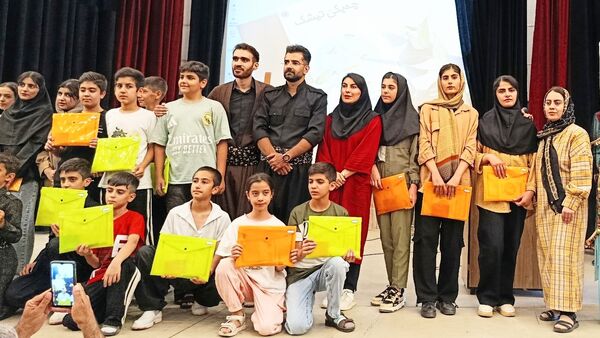 آیین رونمایی از مجموعه داستان «چه‌پکێ تیشک»؛ تجلیل از خلاقیت نویسندگی دانش‌آموزان شهرستان دیواندره