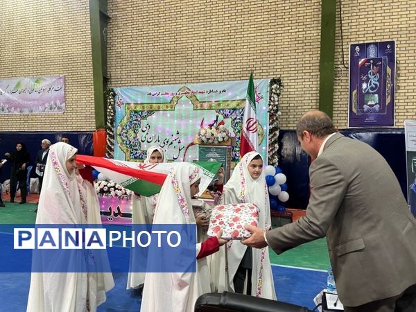 همایش هفته بزرگداشت مقام معلم در شهر آشخانه