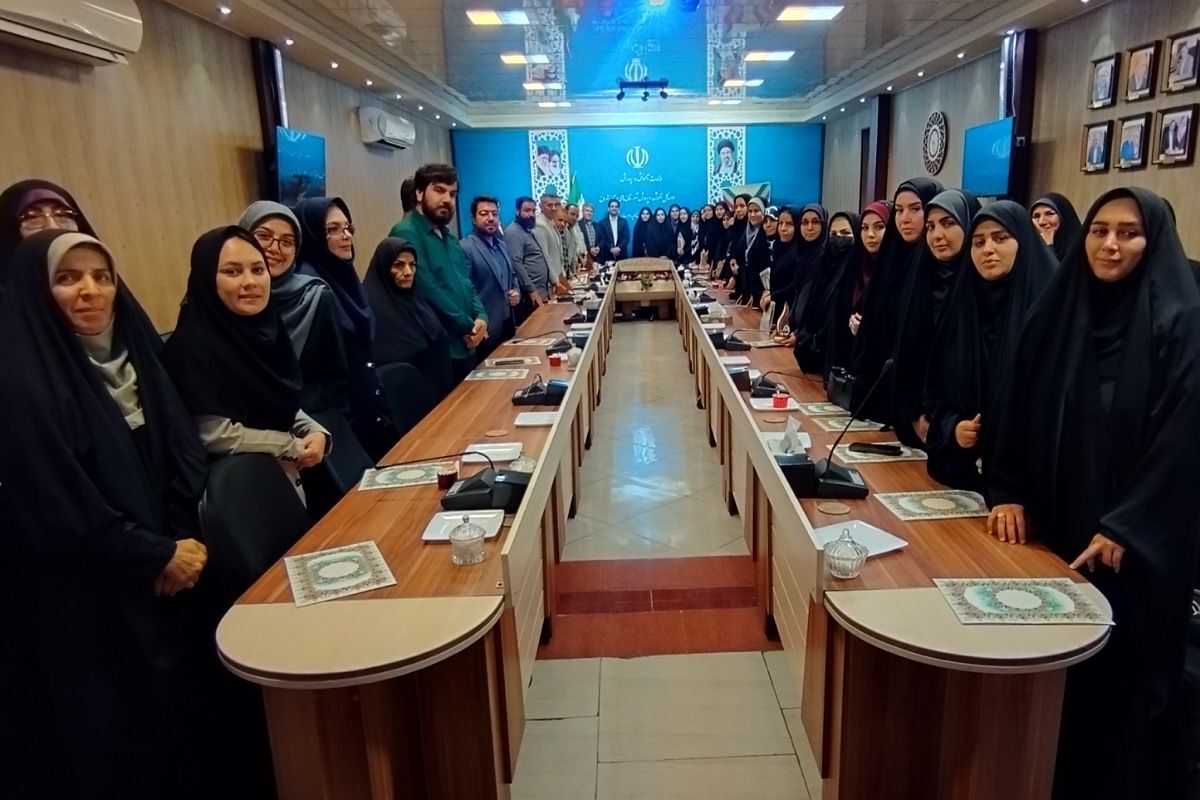 آئین تجلیل از فعالان حوزه پرورشی مدارس متوسطه بهارستان دو