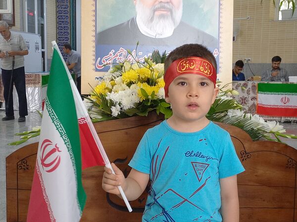 حضور پرشور مردم اصفهان در پای صندوق‌های رأی