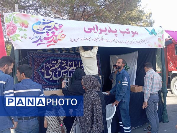 اجتماع مردم شهرستان بیرجند در مهمانی کیلومتری عید غدیر 