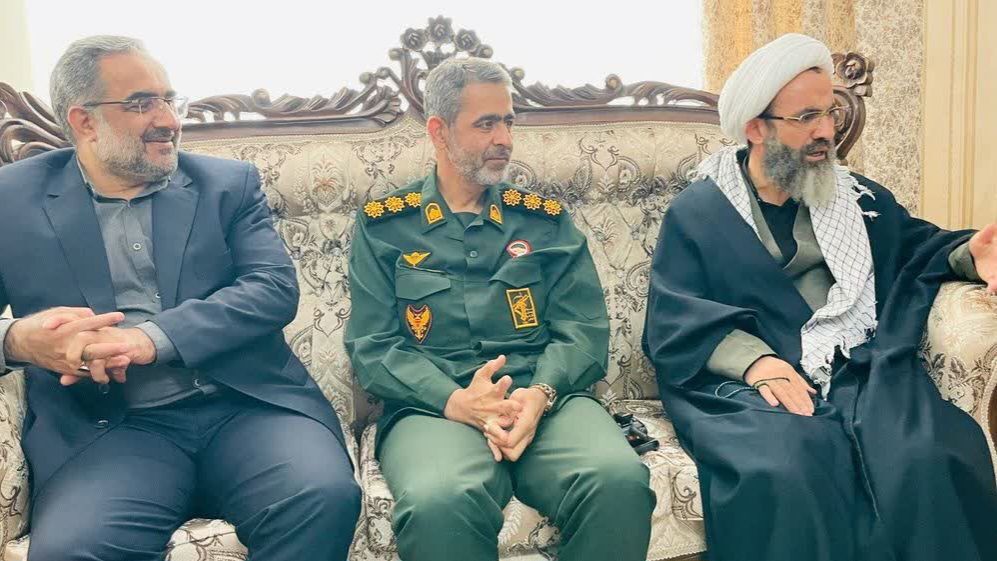 دیدار با خانواده شهدای جنگ رمضان در فردیس 