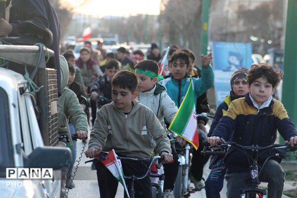 اجتماع بزرگ دوچرخه سواران و موتور سواران در کبودرآهنگ