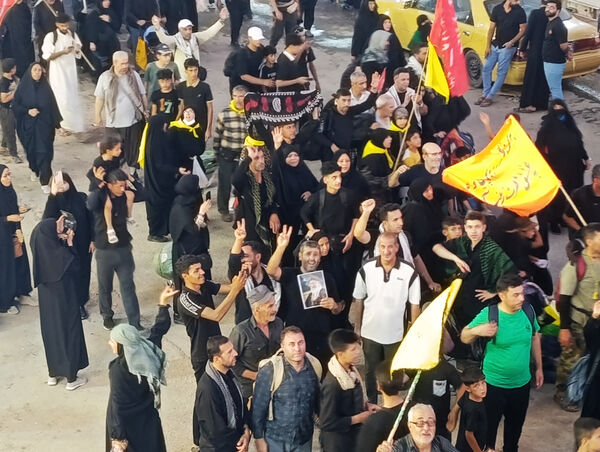 عاشقان حسینی در مسیر پیاده‌روی اربعین حسینی