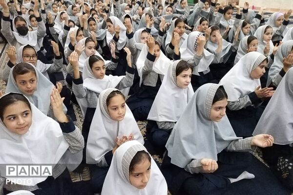 جشن میلاد حضرت زینب(س) در دبستان شهید آقچه‌لو رباط‌کریم