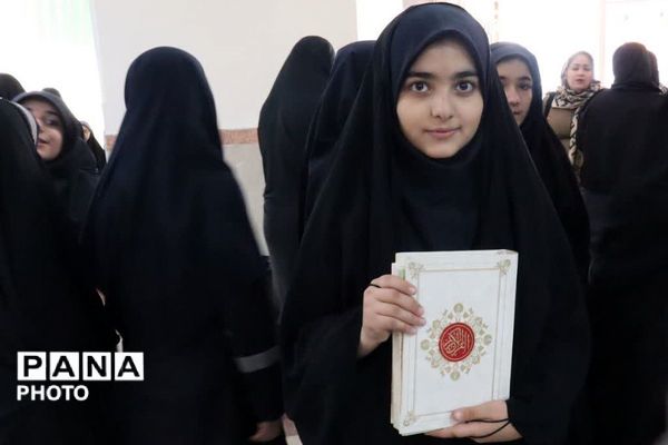 طنین چهل و چهارمین شور رقابت قرآنی در قلب‌های دانش‌آموزان قرچکی