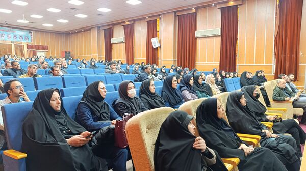 برگزاری طرح یاریگران زندگی در کانون ملائک شهرستان قرچک 