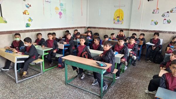 نمره‌دهی در مقطع ابتدایی ارتباط بین معلم و دانش‌آموز را تضعیف می‌کند