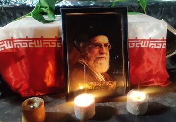 هم‌نوایی انجمن اولیا و مربیان در وداع با رهبر شهید
