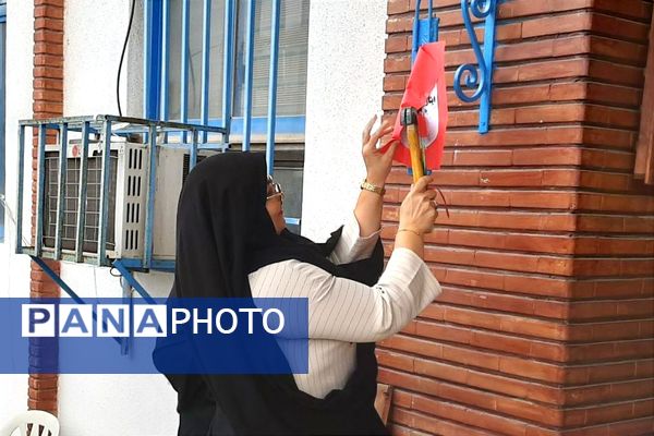 گرامیداشت هفته دفاع مقدس و آغاز سال تحصیلی در دبیرستان فرزانگان قائمشهر