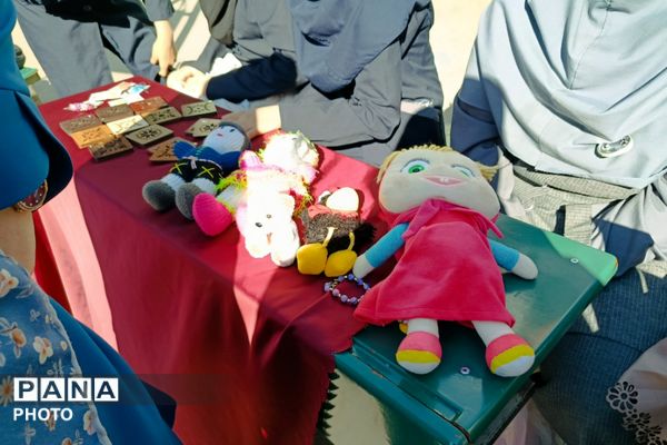 رنگِ خلاقیت در مدرسه رستمرودی پیچید؛ برگزاری بازارچه خوارزمی