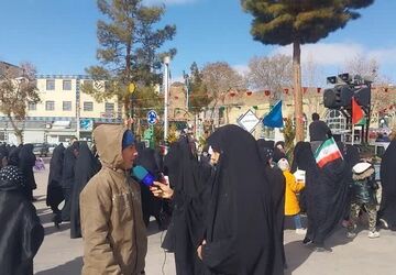 ما با شرکت در راهپیمایی ۲۲ بهمن نشان‌دادیم پای کار انقلاب هستیم 