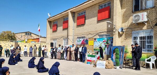 آیین افتتاحیه طرح بازگشایی مدارس و زنگ ایثار و مقاومت در شهرستان صالح آباد