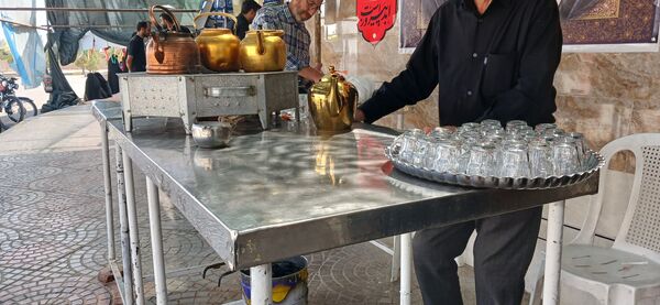 استقبال از زائران کربلا در بازگشت از کربلا