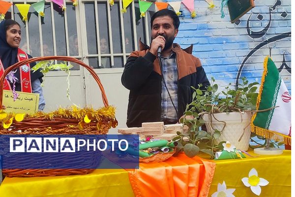 جشن باشکوه میلاد امام عصر (عج) در هئیت دخترانه ریحانه ها