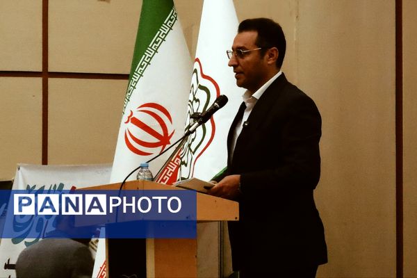 اختتامیه هفته پژوهش شهرداری نصیرشهر با رونمایی از کتاب «اردک دیوانه»  