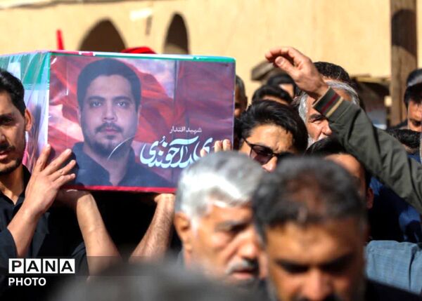 تشییع پیکر شهید محمد مهدی آخوندی در ابراهیم‌آباد