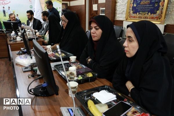 نشست برخط هفته سلامت با تأکید بر ارتقای سلامت دانش‌آموزان