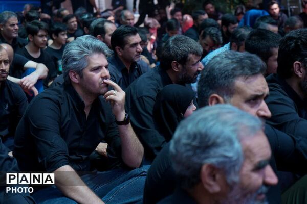 مراسم باشکوه ظهر عاشورا در حسینیه خیمه‌الانتظار مشهد مقدس