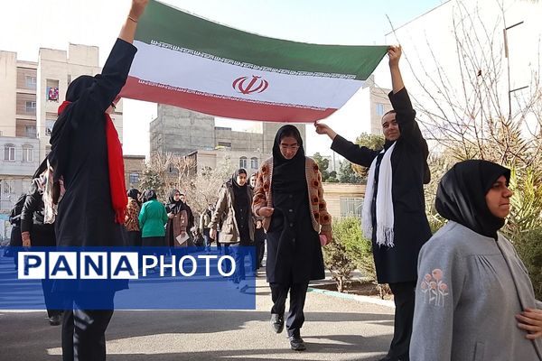  جشن ۲۲ بهمن در دبیرستان حضرت زینب(س) شهرری