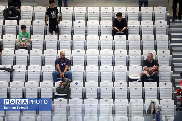 دیدار تیم ملی هاکی روی یخ ایران و تیم جوانان