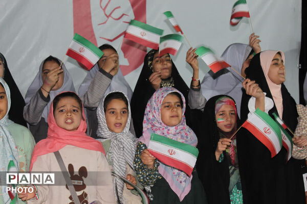 شب‌هایِ رنگارنگِ کرمان تلفیقی از هنر و ایمان 