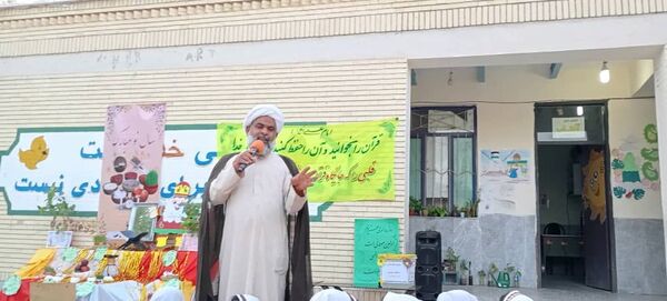 روزه اولی‌های دبستان مولوی فین، مهمانان ویژه‌‌‌ سفره افطار