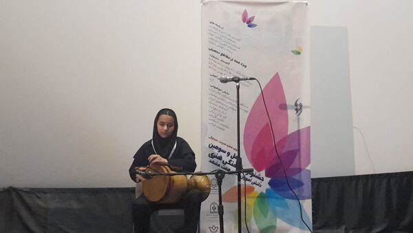 جشنواره فرهنگی هنری در بخش آوایی، تک نوازی، سرود و نقالی در ناحیه 7 مشهد