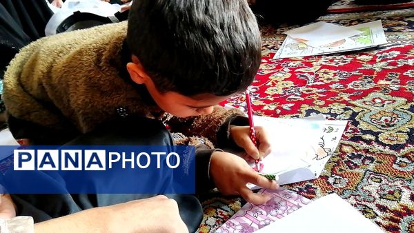 برپایی غرفه کودک در حاشیه نماز جمعه شهرستان کاشمر