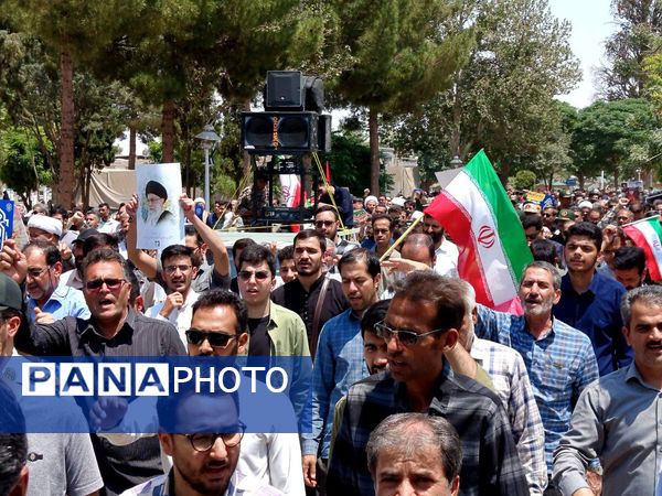 مشت هایی که انتقام را صدا می‌زند 