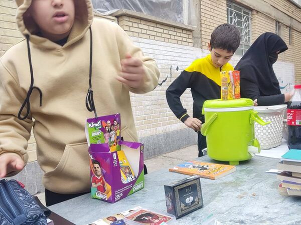 برپایی بازارچه دانش‌آموزی به‌مناسبت عید مبعث 
