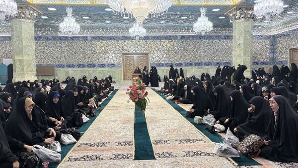آیین غبارروبی حرم حضرت معصومه(س) با حضور بانوان طلبه
